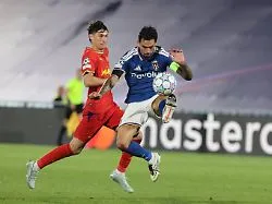 RB Leipzig spielt in der Champions League gegen Como 1907 und gerät in Rückstand.
