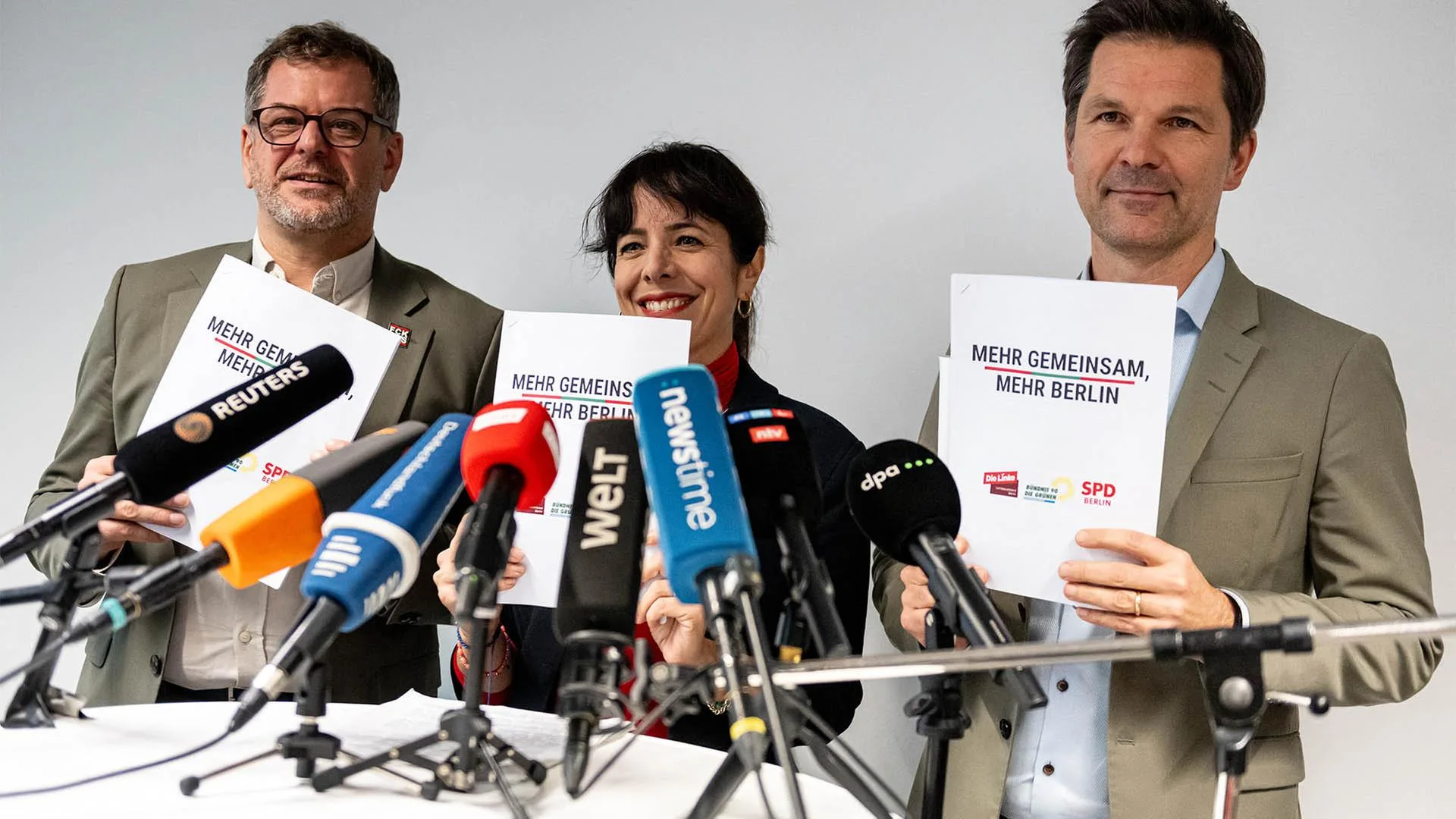 Pressekonferenz zu den Sondierungsergebnissen von Linken, Grünen und SPD in Berlin.