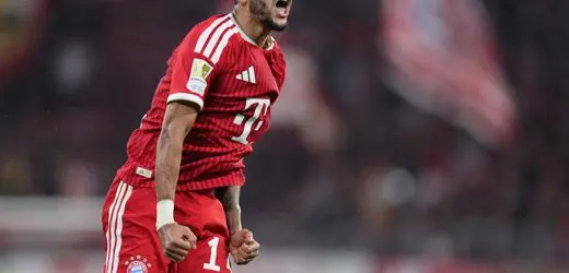 Fußballspiel zwischen FC Bayern München und RB Leipzig, Spieler Díaz feiert einen Treffer.