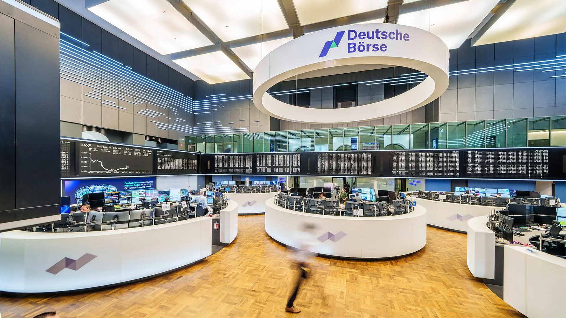 DAX-Anzeige mit fallenden Kursen unter 25.000 Punkten, symbolisiert durch rote Zahlen und Pfeile nach unten, im...