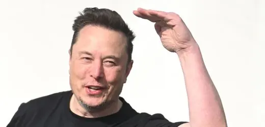 Elon Musk vor einer SpaceX-Rakete, umgeben von lachenden Kindern, die Aktienzertifikate halten.