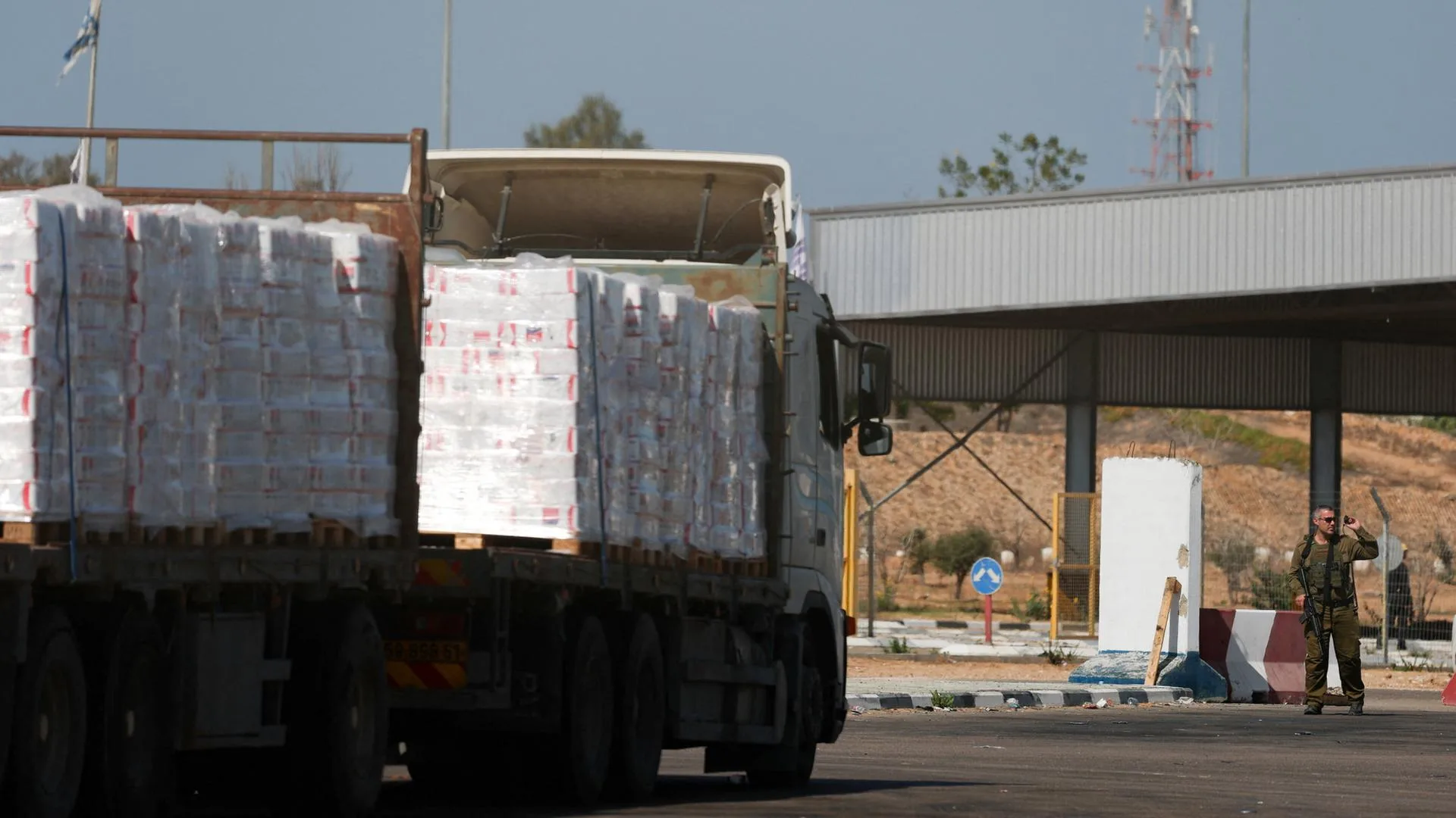 Deutscher Lkw-Scanner am Grenzübergang zum Gazastreifen, der nicht in Betrieb ist.