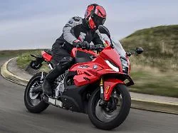 Die neue sportliche BMW F 450 RR im Studio