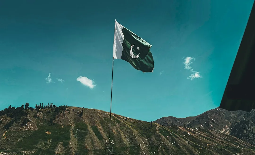 Pakistan greift Ziele in Afghanistan an: Eskalation der Spannungen