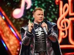 Ronan Keating wird als "Mr. Mic" bei "The Masked Singer" enttarnt.