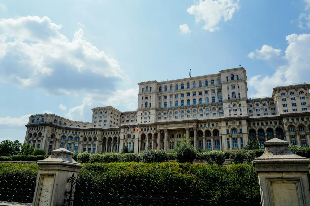 Das rumänische Parlament in Bukarest während einer Abstimmung.
