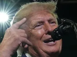 US-Präsident Donald Trump spricht bei einem Auftritt in Washington über das Diesel-Abkommen mit Russland.