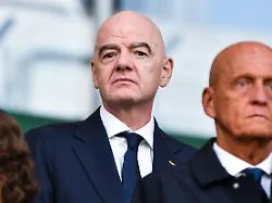 Symbolbild: UEFA stellt FIFA-Präsident Infantino kritische Fragen