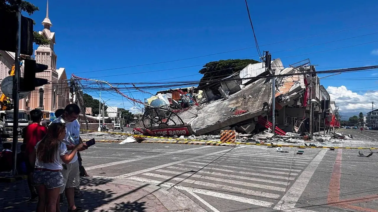 Schweres Erdbeben auf den Philippinen: Mindestens 19 Tote